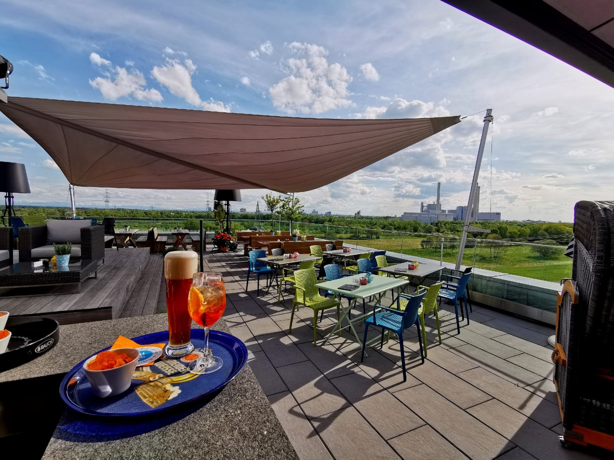Aussicht von der Rooftop Bar in Unterf&ouml;hring
